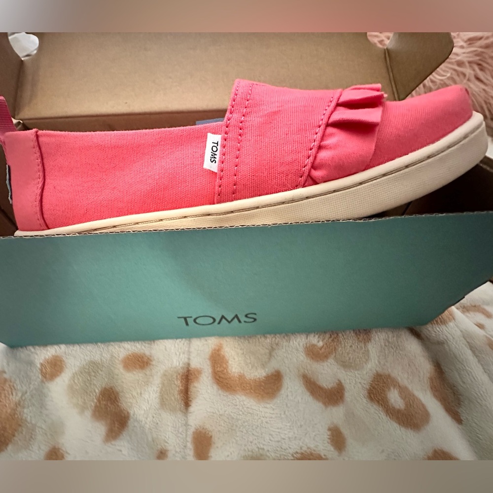 TOMS hot pink with ruffle